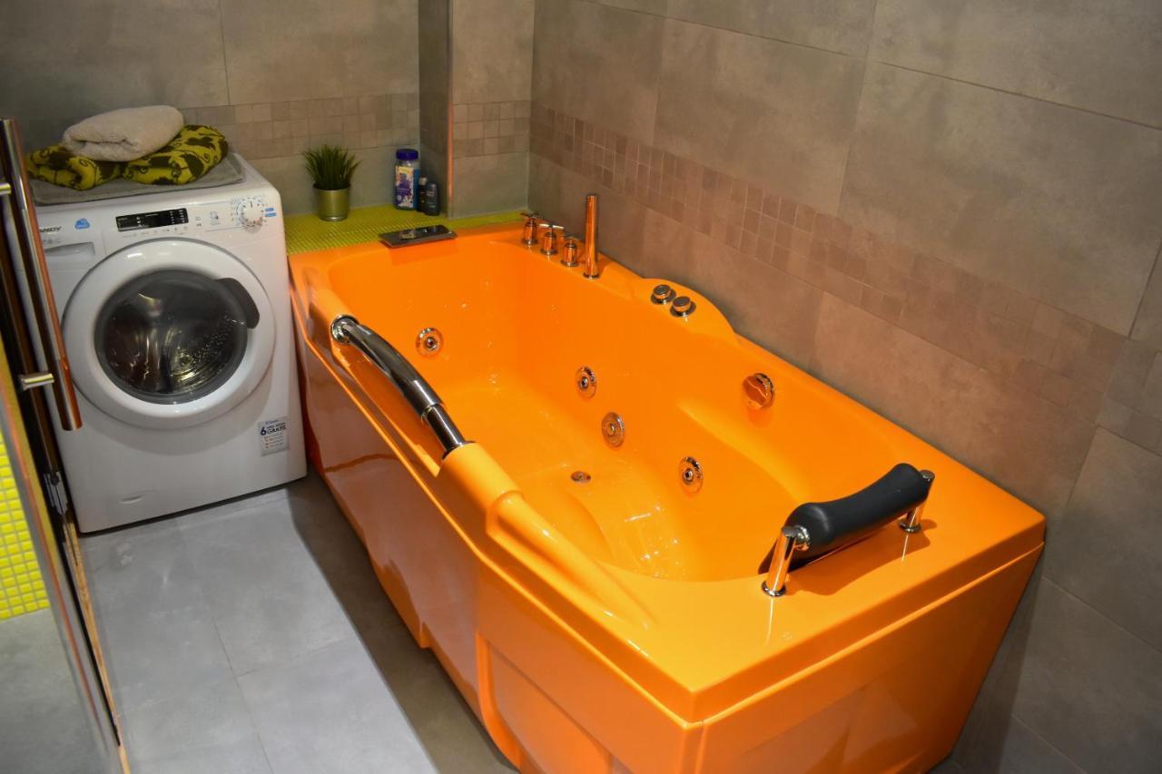 New Central Rooftop With Private Wellness, Sauna & Whirlpool Bath Prague Exterior photo